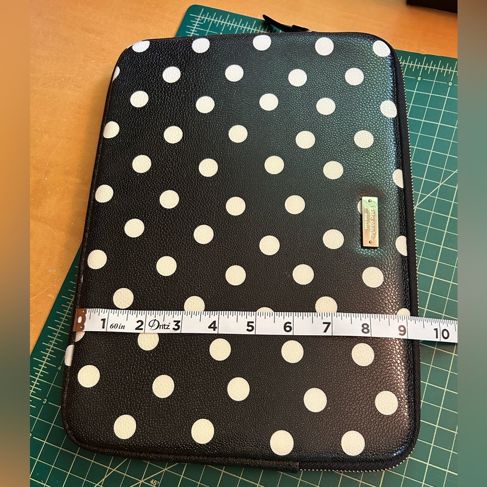 Kate Spade Tech Padded Sleeve/ Bag - Picture 7 of 9